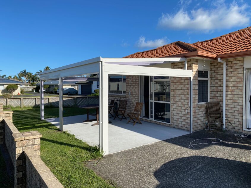 Outdoor sun shade and roll up blinds from Sunnyside