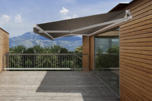 Retractable patio awning for deck Ellipse